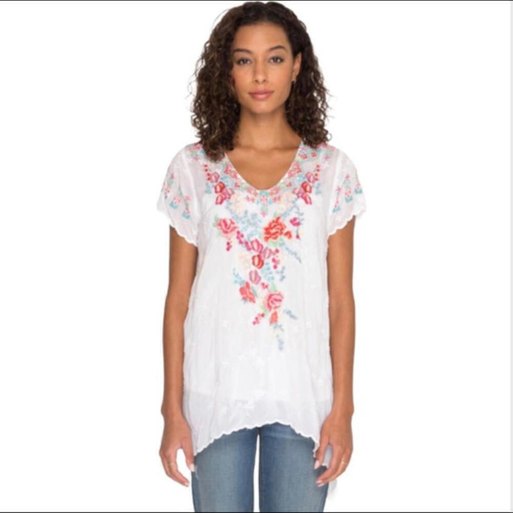 SOLD!!!!!JOHNNY WAS Embroidered Hinga Tunic Top Blouse V Neck Scalloped S Small